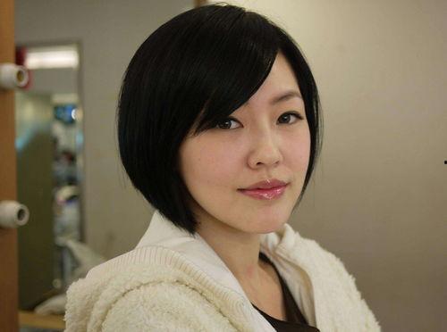 小s挤奶视频,真实记录农村生活点滴